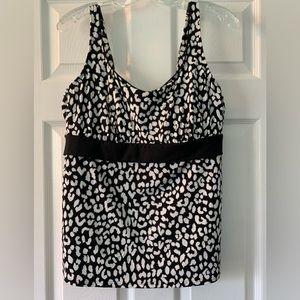 Lands End Size 14DD Black & White Print Tankini top